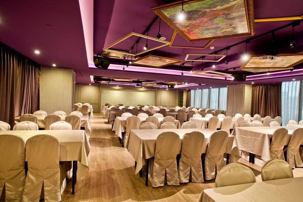 Fx Hotel Tainan Exterior foto